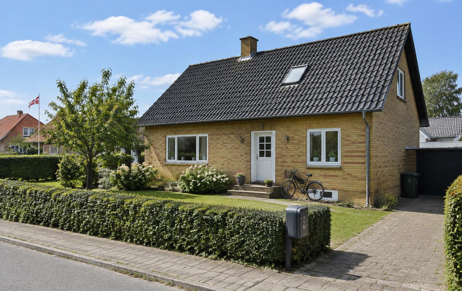 Tegn dit eget hus eller sommerhus.